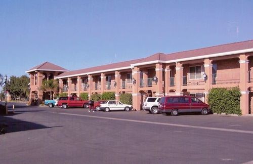 Merced Inn & Suites Exterior photo